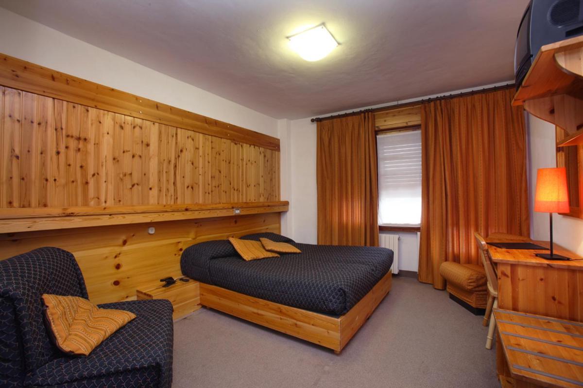 Hotel Splendid Oulx Rum bild