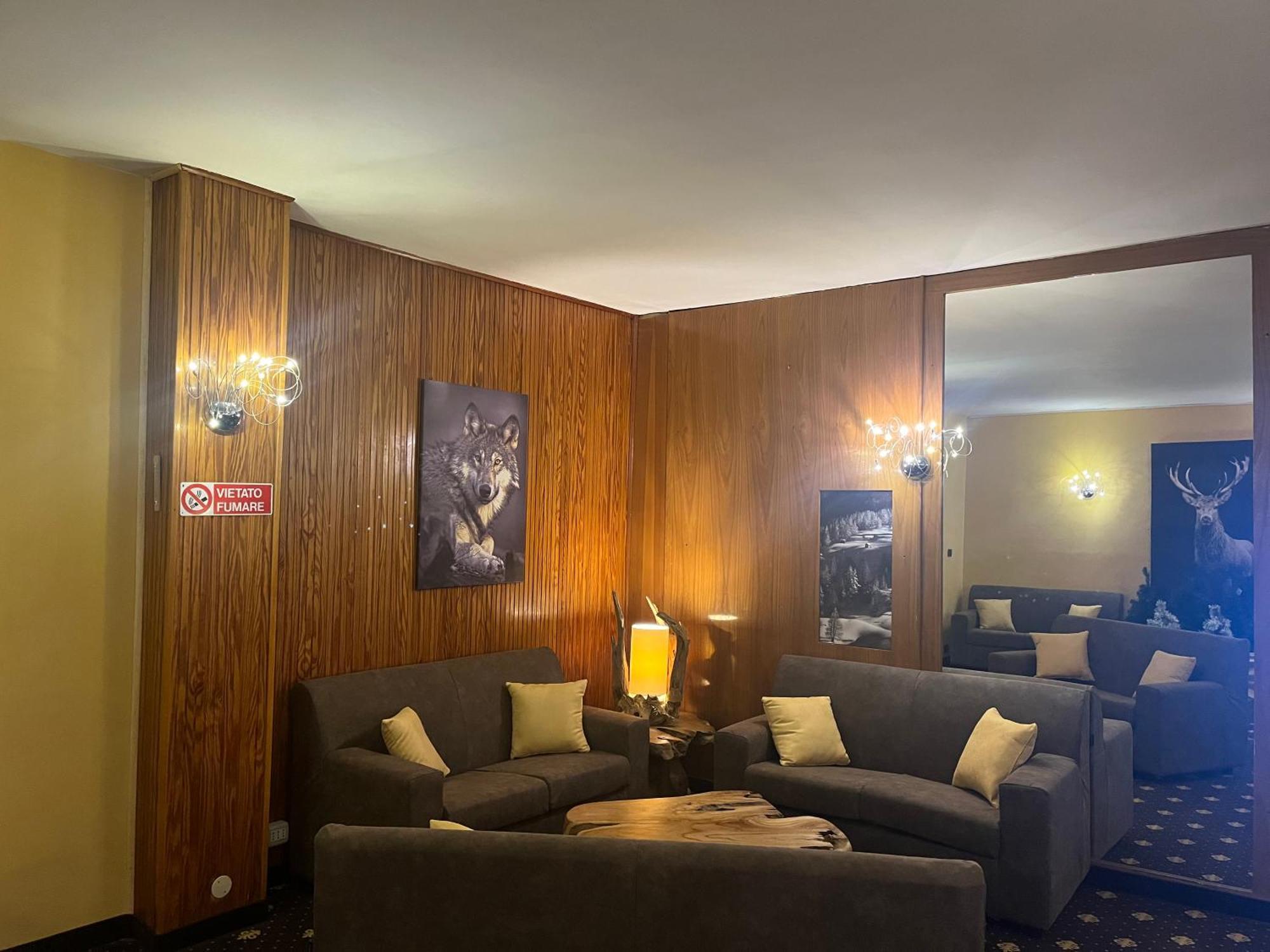 Hotel Splendid Oulx Exteriör bild