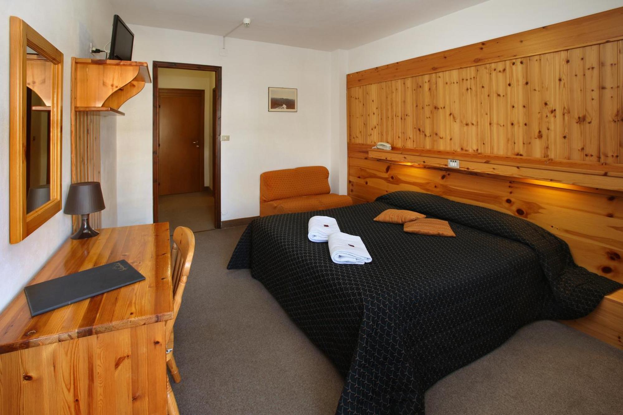 Hotel Splendid Oulx Rum bild