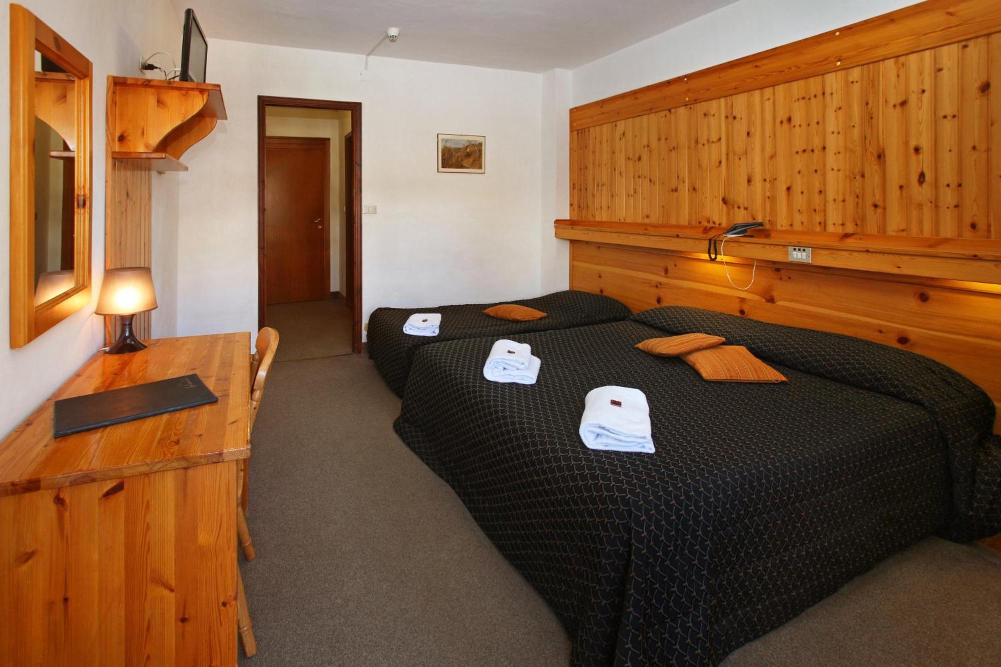 Hotel Splendid Oulx Rum bild